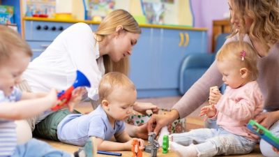 accompagnant-educatif-petite-enfance-un-r