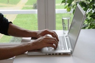 comment-devenir-gestionnaire-de-paie.jpg