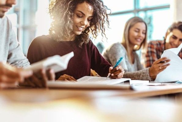 comment-obtenir-une-bourse-etudiante-du